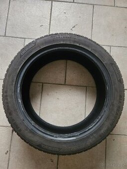 Pneu 245/45R19