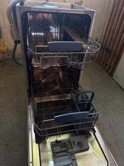 Vestavná myčka Indesit 45cm