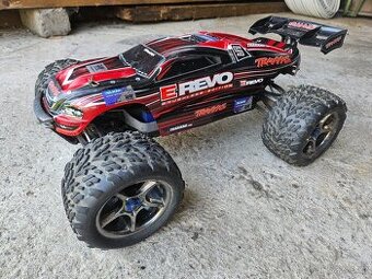 TRAXXAS RC MODEL E-REVO 58cm
