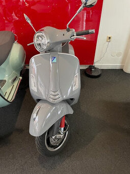 Vespa Super 300 - 1