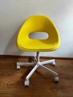 IKEA otočná žlutá židle