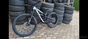 Canyon Spectral AL 5 29" – top stav, málo jeté