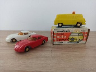 Staré retro autíčka Barkas, Ferrari Igra
