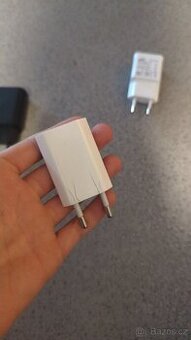 Zástrčky do zásuvky Samsung, Apple