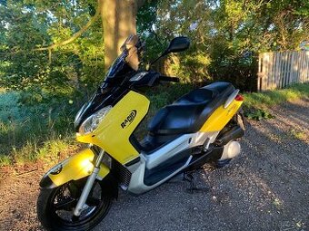 Yamaha xmax 250