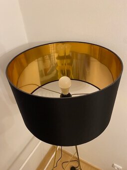 Stojací lampa