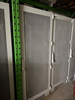 Serverove perforovane RACKy