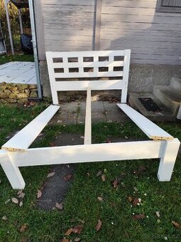 Masivní postel 140x200 cm