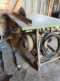 Cirkulárka stolní s kolébkou