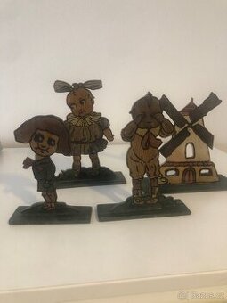 stare rucne malovane drevene figurky