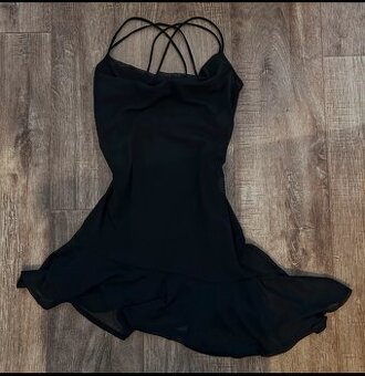 Společenské dívčí šaty