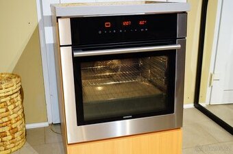 Siemens nerezová vestavná trouba HB370560E, lyžiny