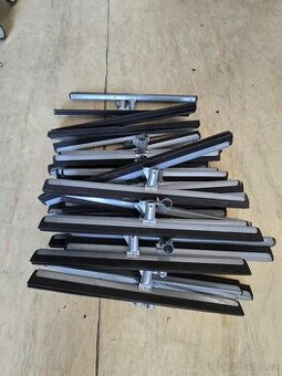 Stěrka kovová 55cm