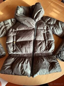 dámská péřová bunda zn. Levi's - vel. M