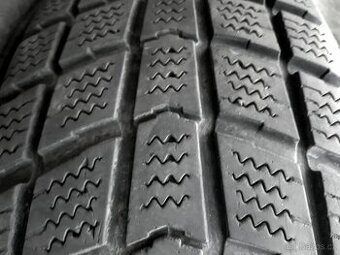 Sada zimních zátěž. pneu 195/70 R15C Roadstone