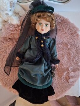 Porcelánová panenka 30 cm