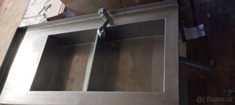 Prodám nerezový stůl