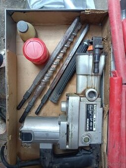 Bourací a vrtací kladivo Hitachi