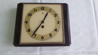 Nástěnné hodiny Chronotechna