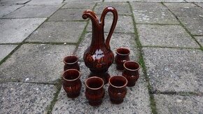 Retro keramická karafa s pohárkama.