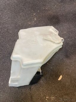 Bmw e46 nádobka odstřikovačů