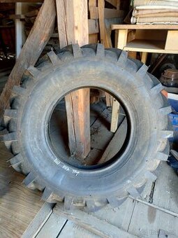 Prední pneu traktor (7,50-16 TP9)