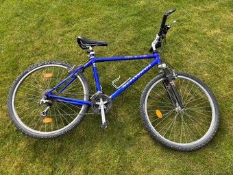 Spolehlivé horské kolo Schwinn 26", pevný rám