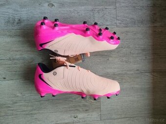 Kopačky Nike růžové Phantom