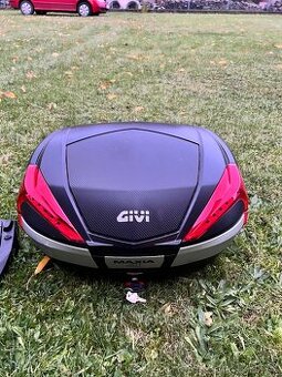 GIVI V 56 Maxia 56L + montážní podložka