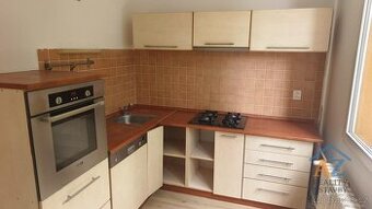 Nabízíme pronájem bytové jednotky 2+1 s lodžií, v ulici Dřín
