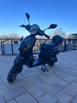 RACCEWAY E-MOPED