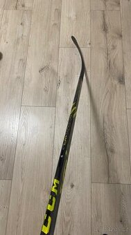 Prodám hokejovou hůl CCM SUPER TACKS AS4 PRO