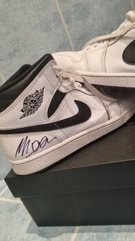 jordan air 1 mid podepsané youtuberem moonem