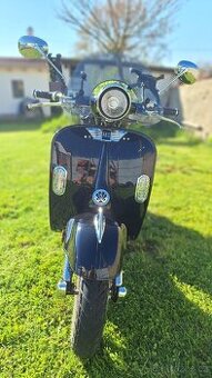 Elektroskútr e-scooter E.F.O EV 4000 Golden Lion retro Vespa