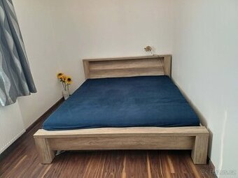 Manželská postel 180x200, včetně kvalitních roštů a matrace