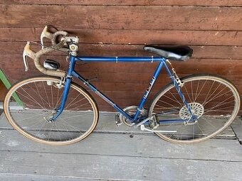 Cyklistické kolo Favorit