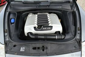 Porsche Cayenne 3,2 - motor - 1