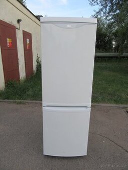 Nabízím velkou lednici Zanussi. Plně funkční.Boxy neprasklé. - 1