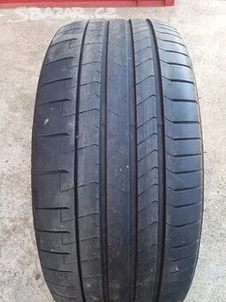 Prodám 2x letní 275/40R22 Pirelli
