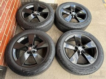 Alu 17" 5x112,škoda Ratikon Black, letní 75%, KaroQ, TOP
