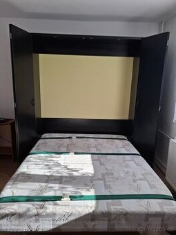Sklápěcí postel