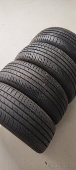 215/55/17 Nexen NFera SU1, DOT 4723, vzorek 7.7mm