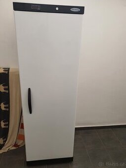 PROFI lednice monoklimatická 400 litrů