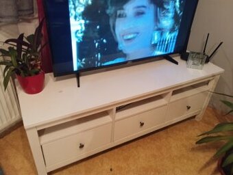 TV stolek IKEA HEMNES