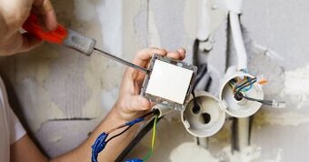 HĽADÁME ELEKTRIKÁROV A POMOCNÍKOV NA BYTOVÉ ELEKTROINŠTALÁCI