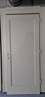 Prodám dřevěné dveře se zárubněmi atypy
