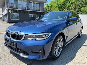 BMW 330e 215kw 2022 Led kamera ACC - odpočet DPH