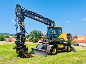 Kolové rypadlo Volvo EW220E