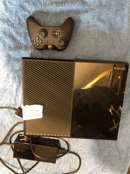 Xbox One (puvodni One, vykon stejny jako Xbox One S)
