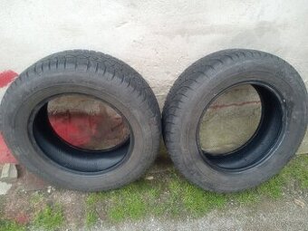 Pneu 215/65/16